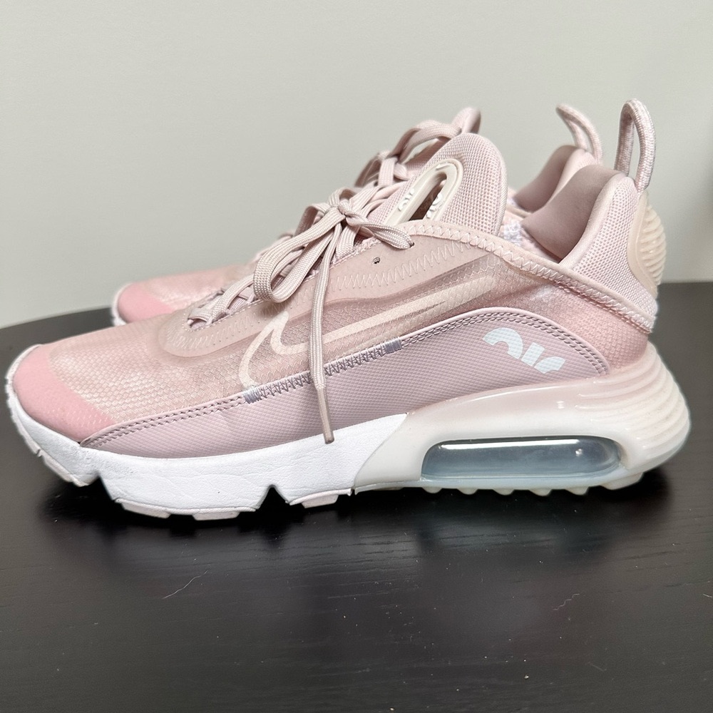 Nike Women's Pink Sneakers